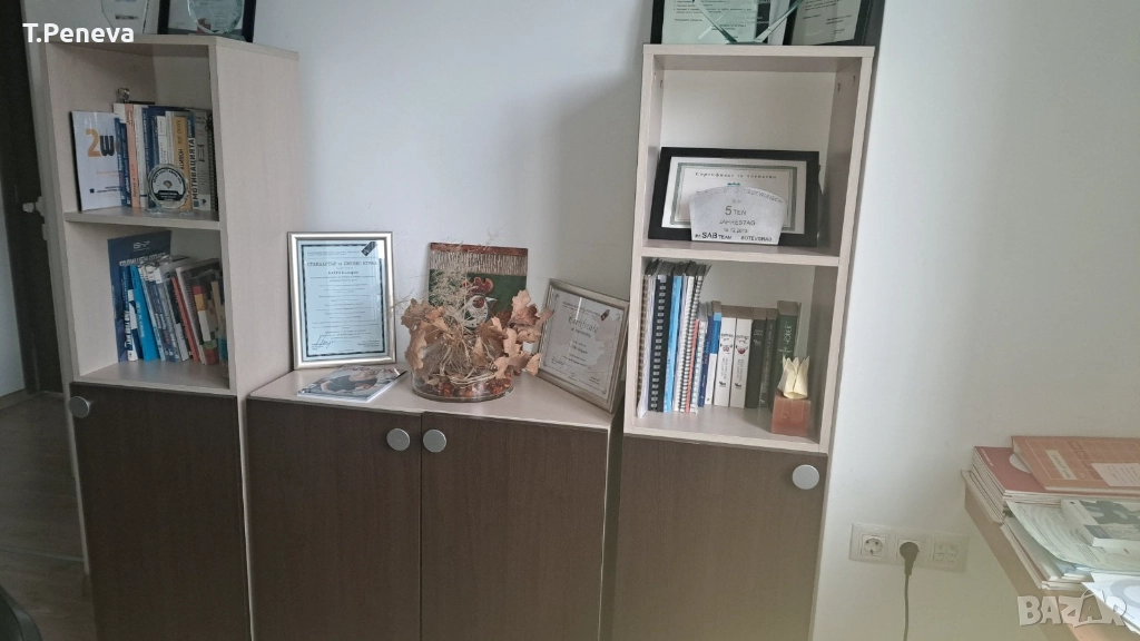 Секция с шкафове (комбинация тъмен и светъл бук), снимка 1