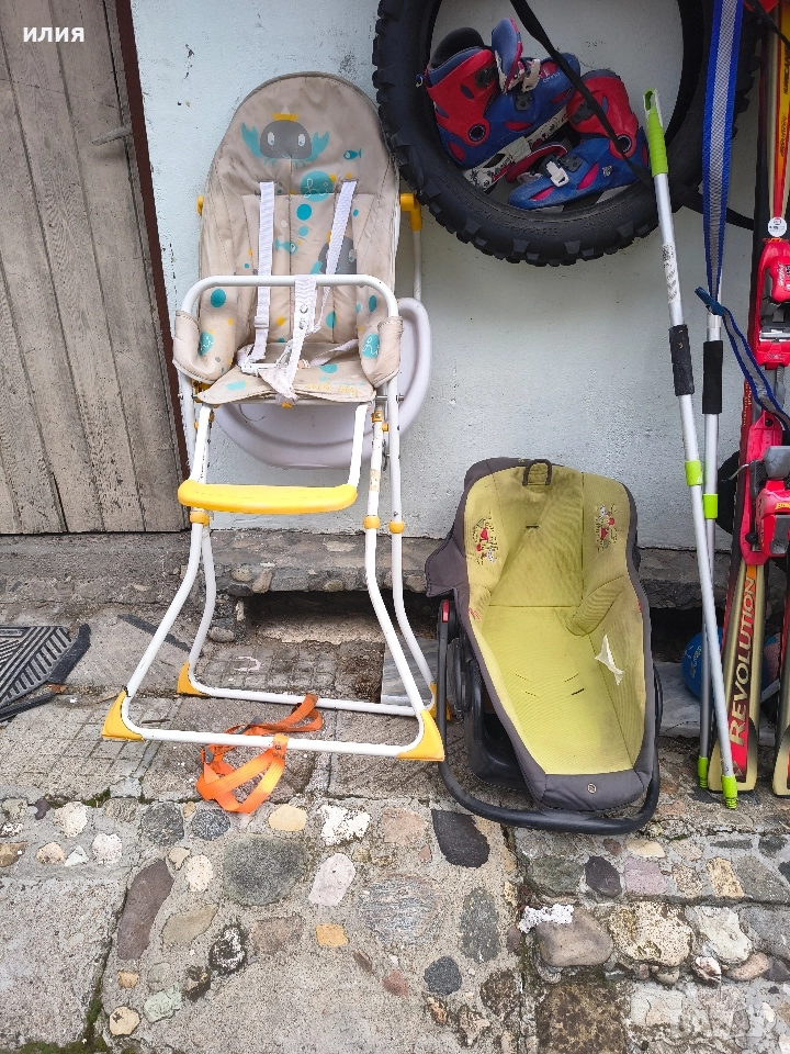 подарявам стол за хранене и кошче за кола, снимка 1