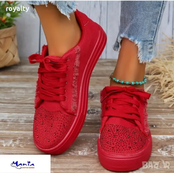 Червени спортни обувки с камъни , снимка 1