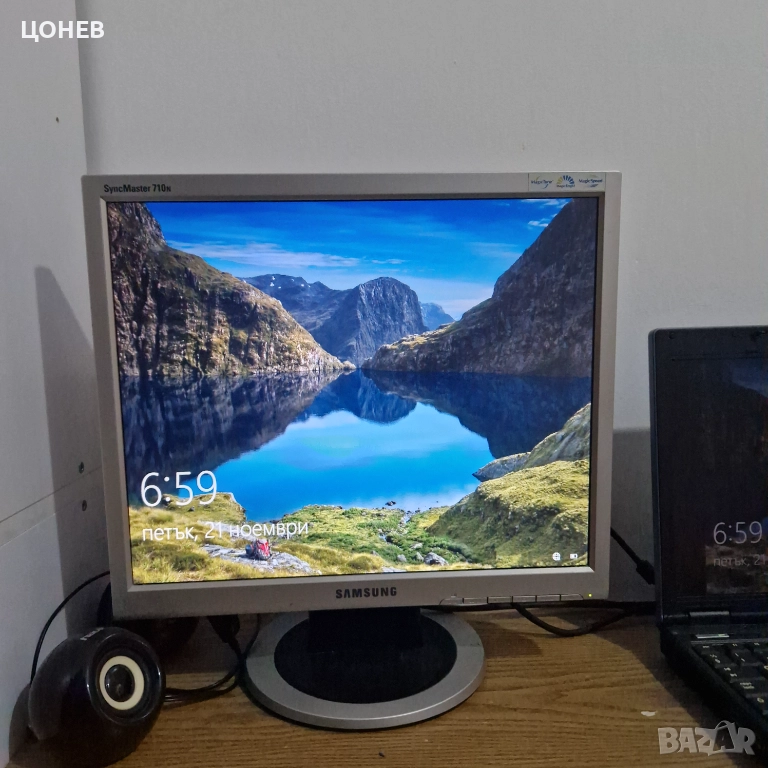 Монитор Samsung 710n 17" перфектен, снимка 1
