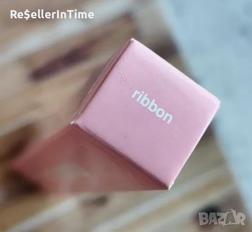 Нов гланц за устни Rhode в цвят Ribbon , снимка 2 - Козметика за лице - 49034459