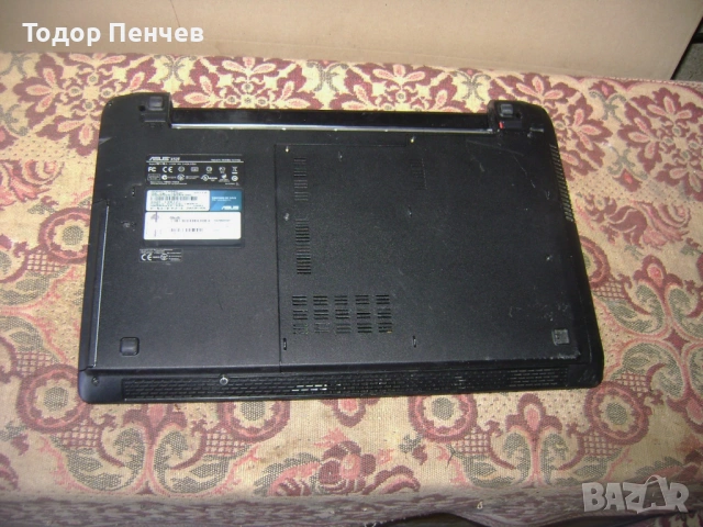 Asus X52F - 15.6, Dual Core, 3 GB RAM DDR3 за части или окомплектовка