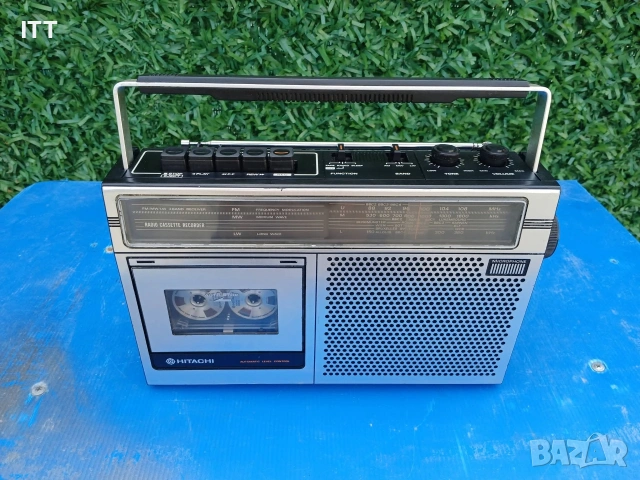 ПРОДАВАМ ТОЗИ КОЛЕКЦИОНЕРСКИ РЕТРО КРАСАВЕЦ 1978г ( HITACHI TRK- 5601L ) , снимка 2 - Радиокасетофони, транзистори - 53649015