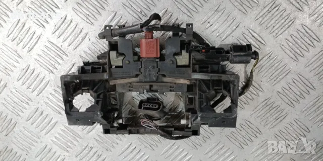 Основа дръжка врата Audi A8 2005г.(предна лява)	