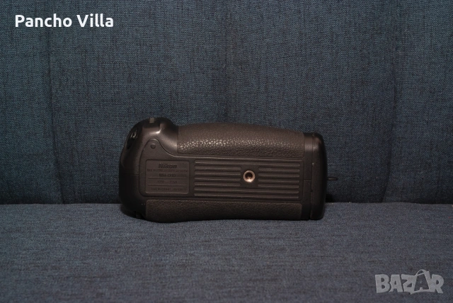 Nikon D700  с грип под 5000 кадъра, снимка 5 - Фотоапарати - 53849096