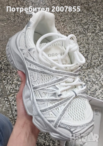 Дамски бели сребърни маратонки с кристали , снимка 5 - Маратонки - 54250105