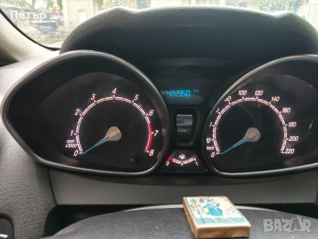 Форд Фиеста 1.25 82 кс 08.2017г., снимка 6 - Автомобили и джипове - 54267653