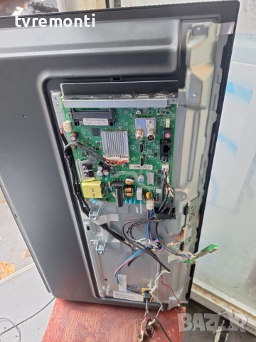 подсветка, от дисплей TPT320B5-J8Q01.N rev.c1r от телевизор Philips Модел 32PFS6605/12, снимка 3 - Части и Платки - 52488510