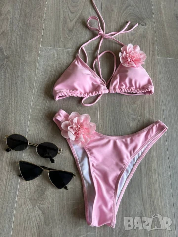 Розов бански от две части