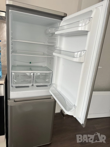 Хладиник с фризер Indesit  IBD 5515 S 1, снимка 2 - Хладилници - 52800448