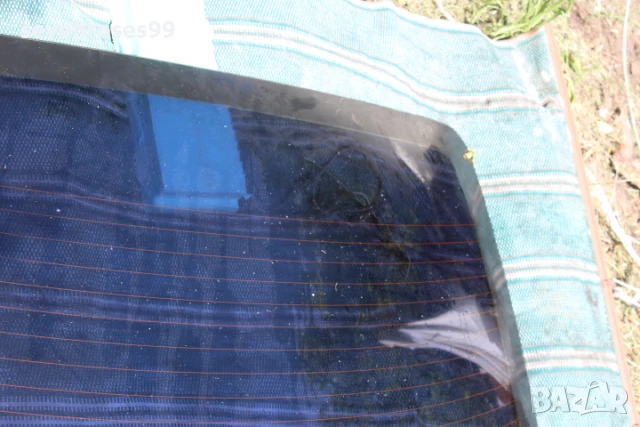 Стъкло задно Мазда 3 2008 2.3i 158hp Mazda 3 седан, снимка 3 - Части - 50659769