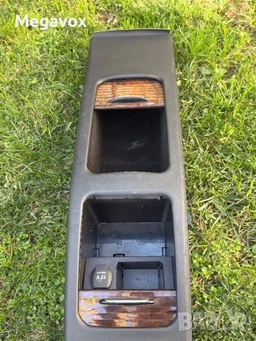 Конзола за Мерцедес CLS W218, снимка 2 - Аксесоари и консумативи - 52144267