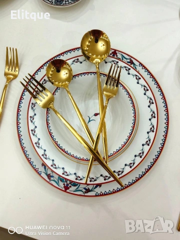 Комплект прибори за хранене – 24 части, златист цвят с магнитна кутия