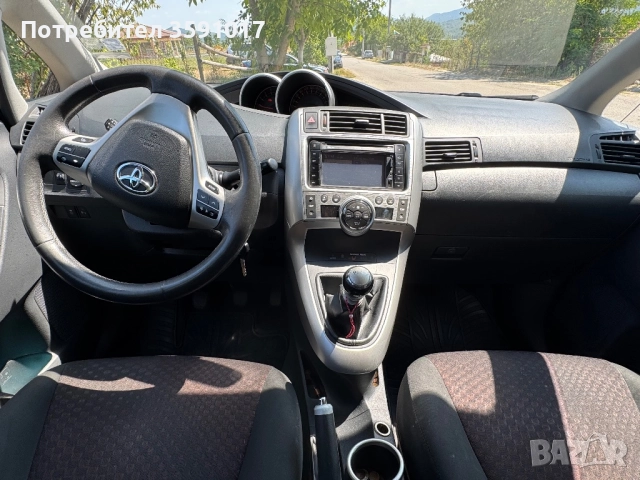 Продавам Toyota Verso, снимка 8 - Автомобили и джипове - 52580270