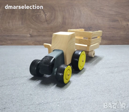 Декоративен дървен трактор с ремарке DMAR 303M3A, снимка 2 - Колекции - 50878539