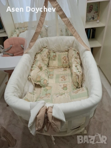 Детско легло-люлка с балдахин, матрак и възглавнички 100 евро, снимка 4 - Бебешки легла и матраци - 53663774