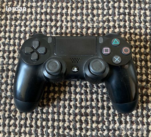 Контролер PS4 DualShock 4