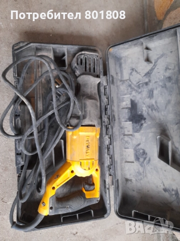 Саблен трион Dewalt 