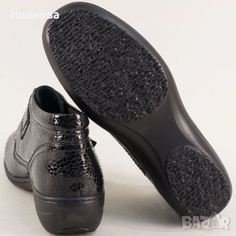 Продавам дамски боти, естествена, лачена кожа, ортопедична подметка., снимка 2 - Дамски боти - 51986330