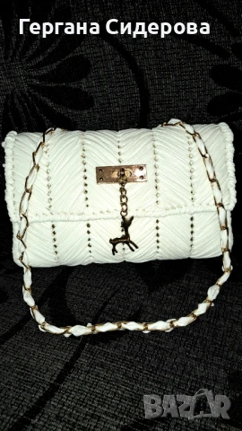 Малка бяла чанта ръчно направена , снимка 2 - Чанти - 51399597