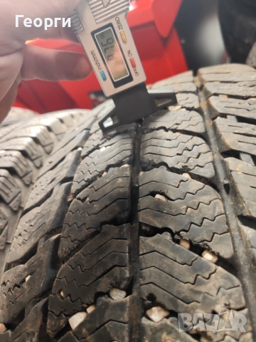 4бр.зимни гуми 215/65/16C Semperit, снимка 2 - Гуми и джанти - 53213327