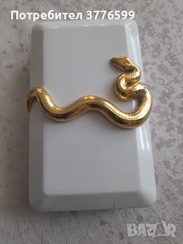 Бял метален клъч от Kilian Paris