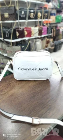 чанти Calvin Klein , снимка 4 - Чанти - 49152576