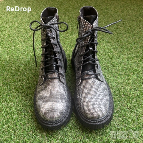 Дамски кубинки бели и сребристи, без марка, снимка 16 - Дамски боти - 54090581