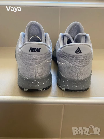 Nike Freak 4 GS 38 номер, снимка 5 - Маратонки - 51285514