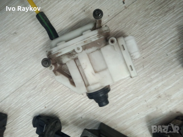 Моторче Централно Заключване за Volkswagen PASSAT , 357862153B