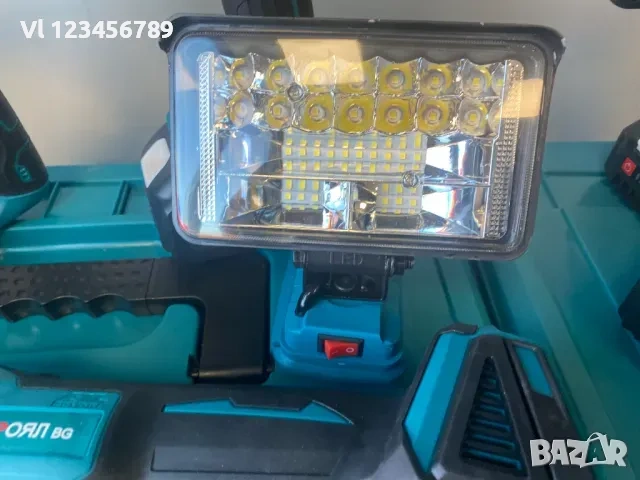 Акумулаторни инструменти 5 в 1 Перфоратор,Винтоверт, Гайковерт Ъглошлайф,Лампа , снимка 5 - Куфари с инструменти - 53835455