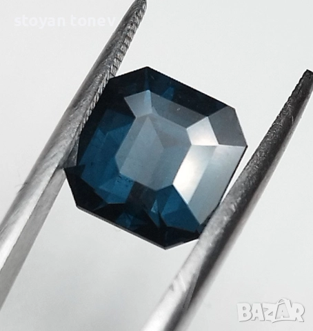 Магнетичен шпинел с наситен цвят 3.72кт.! Сертифициран! Нов!, снимка 9 - Други - 52338974