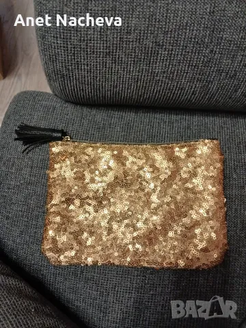Портмоне дамско или чантичка за  козметика или документи