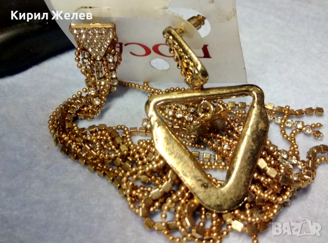 ДВЕ ФЕШЪН АРТ ПОЗЛАТЕНИ ОБЕЦИ МАРКОВИ на DOCA ГЪРЦИЯ с ИСКРЯЩИ ФАСЕТИРАНИ КРИСТАЛИ 35102, снимка 4 - Обеци - 51279582