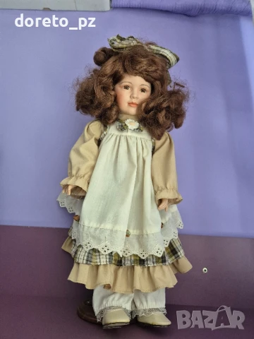 Продавам порцеланова кукла
