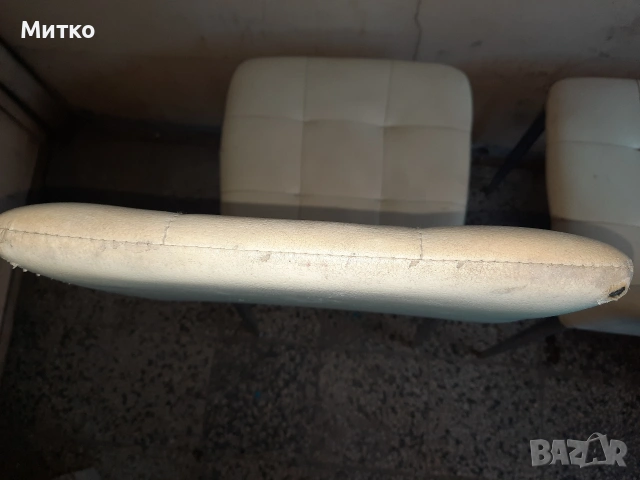 Бели кожени трапезни столове с желязна основа, снимка 16 - Столове - 53445328