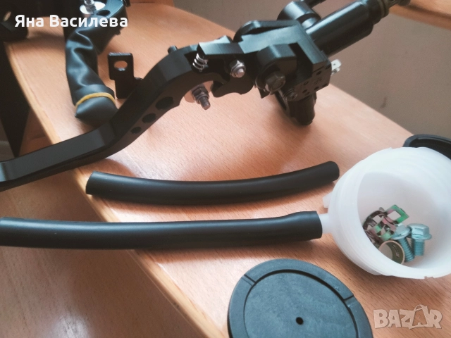 Ръчки, спирачка за мотор с казанче, снимка 3 - Аксесоари и консумативи - 52687738