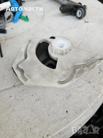 Моторче клапа парно 52485222 за RENAULT VEL SATIS (BJ0_) 3.0 dCi (BJ0J, BJ0N) (2002), снимка 2 - Части - 51127456