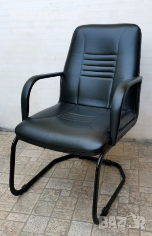 ПРОДАВАМ ИТАЛИАНСКИ СТОЛ FARAM