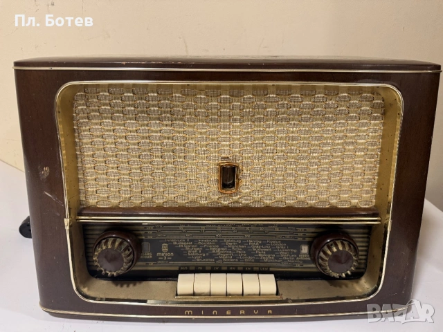 Старо радио Minerva Radiola 3, снимка 2 - Антикварни и старинни предмети - 53276831