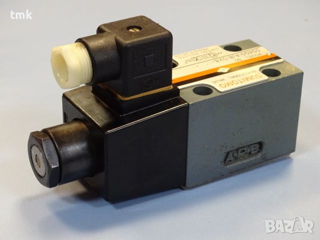 Хидравличен разпределител SUMITOMO SD4GS-AcB-02B-100-11 directional valve 100V, снимка 4 - Резервни части за машини - 45239648