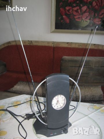 ТВ антена вътрешна с усилвател и часовник, снимка 1 - Приемници и антени - 35089123
