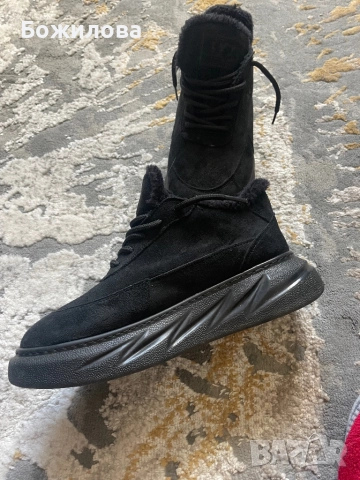 Зимни обувки, снимка 2 - Дамски боти - 52544635