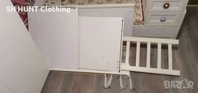 Бебешка детска кошара с люлеещ механизъм легло скрин и два матрака Magniflex Pierre Cardin, снимка 7 - Бебешки легла и матраци - 52515286