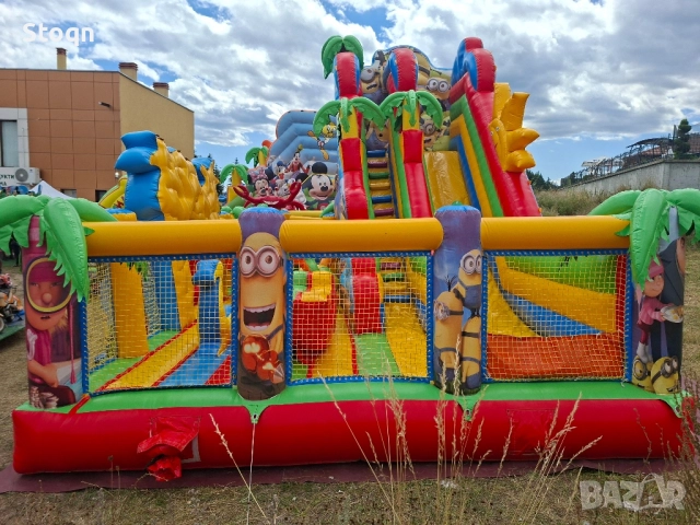 Надуваем замък,,Миньони,,, снимка 4 - Друго търговско оборудване - 52153934