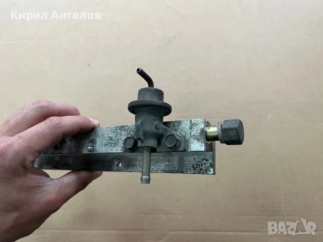 Горивна рейка с дюзи за Honda Civic 6 EK 1.4i, снимка 2 - Части - 50445348