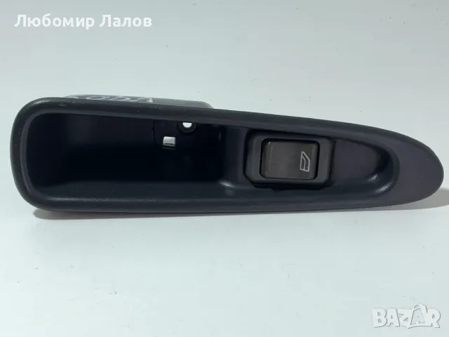 Лява дръжка с копче за управление на прозореца Volvo V40 98г. 03458028