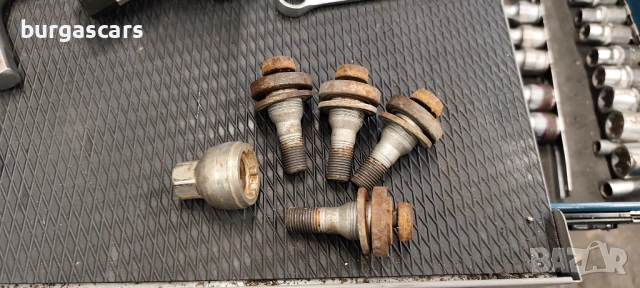 Секретен Болт Citroen C3 Pluriel 1.6-109к.с