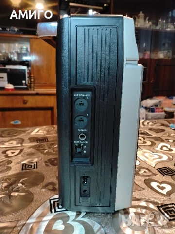 . Продавам радио касетофон SHARP GF–8585H, снимка 2 - Радиокасетофони, транзистори - 53486027