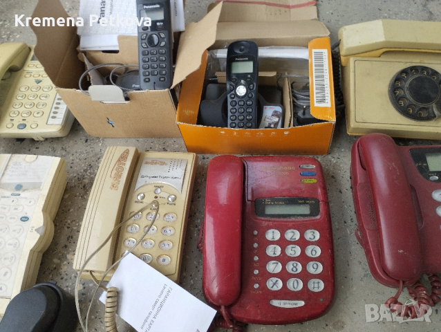 Стари телефони , снимка 2 - Стационарни телефони и факсове - 45036776